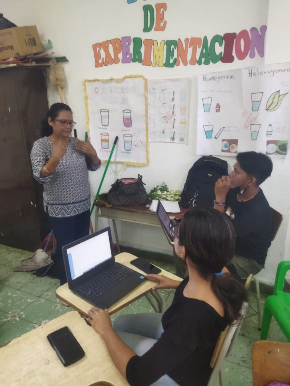 JÓVENES CON DISCAPACIDAD REALIZAN PRUEBA EXTERNA
