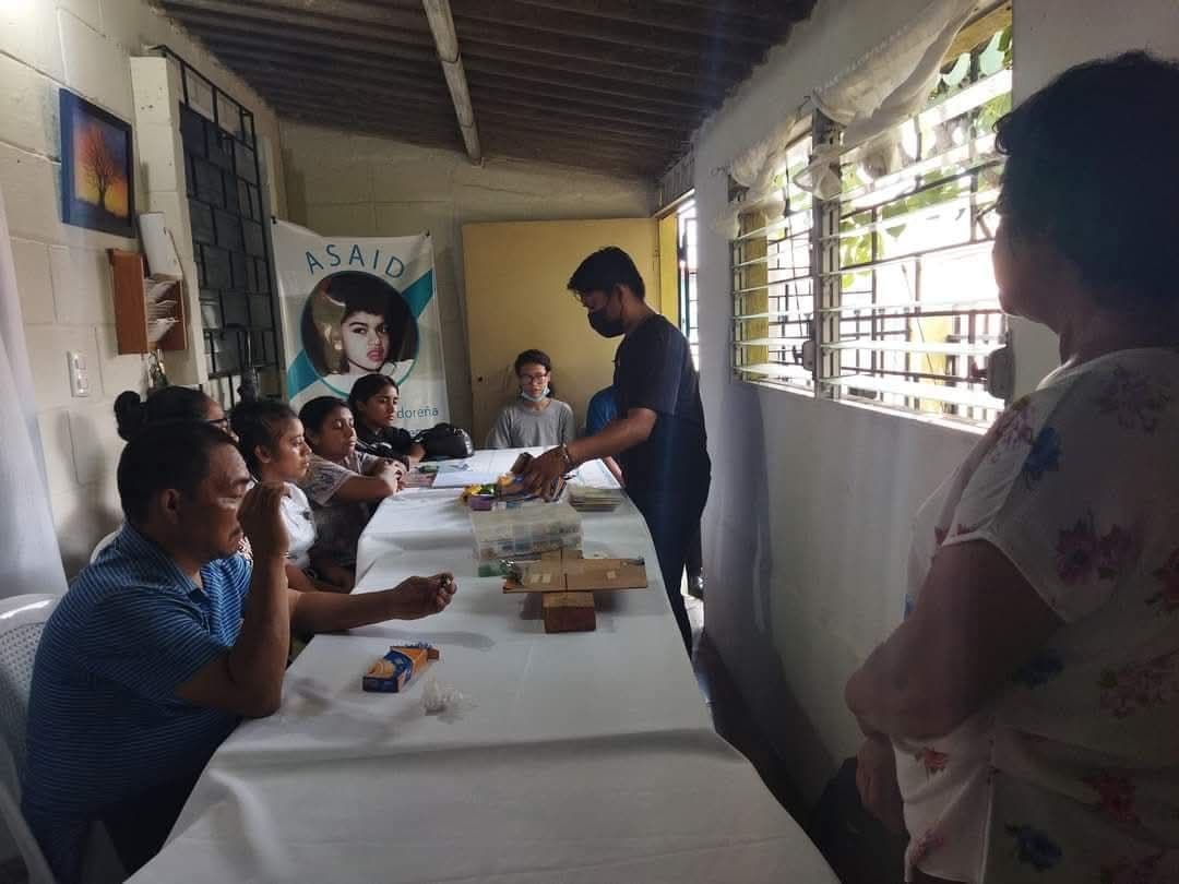 PRIMER TALLER DE BISUTERÍA