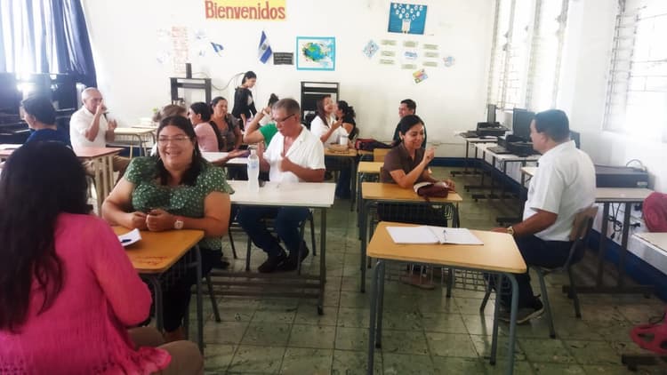 TALLER DE LENGUA DE SEÑAS SALVADOREÑA